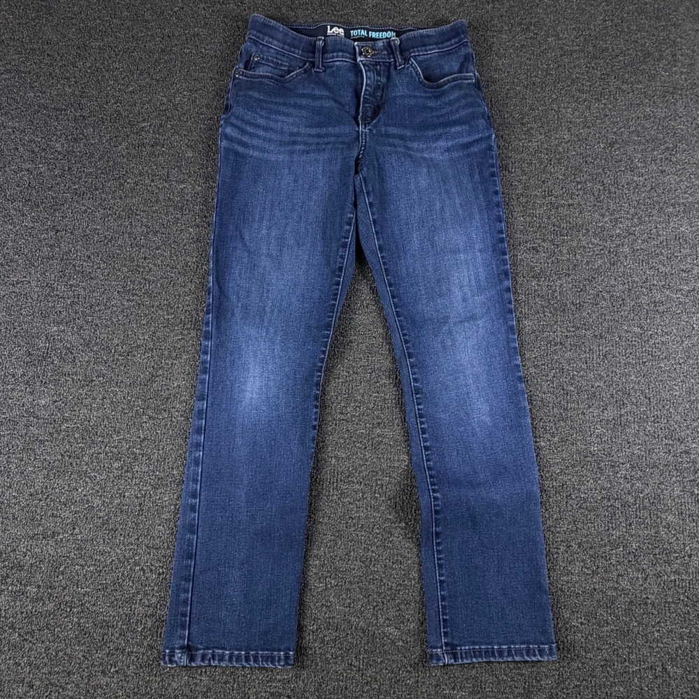 Lee Jeans Womens 6 (27x27) Petite Total Freedom Straight Leg Blue Stretch EUC